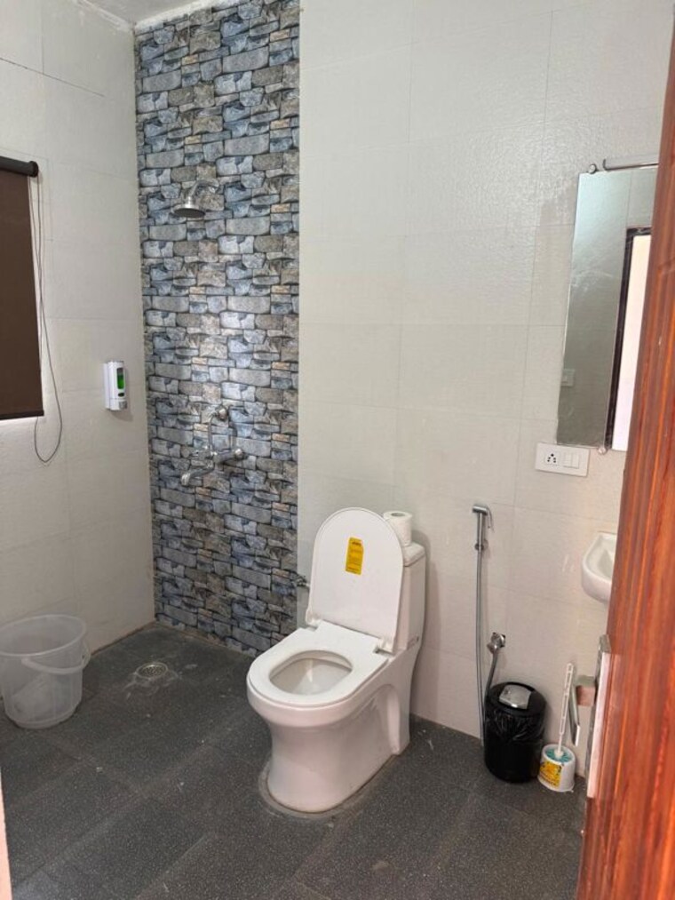Bathroom, guru-nanak-enclave 3 Bedroom 1200 Sq.Ft. Builder Floor In Dhakoli Zirakpur 10616824