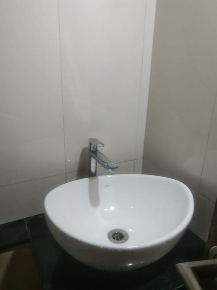 Bathroom, silver-dunes 1 Bedroom 400 Sq.Ft. Apartment In Prabhadevi Mumbai 10616837