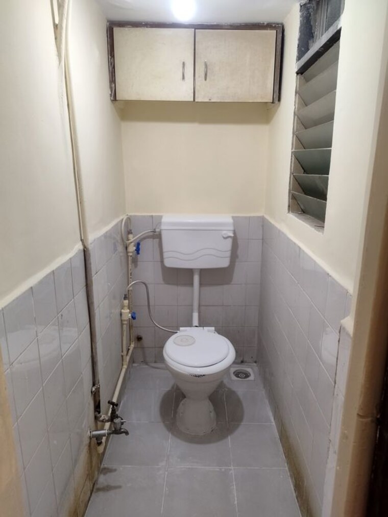 Bathroom, shree-sai-siddhivinayak-chs Studio 250 Sq.Ft. Apartment In Prabhadevi Mumbai 10616843