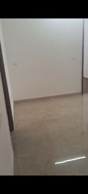 Room in 2 BHK Apartment at Amrapali Leisure Park, Amrapali Leisure Valley – for Sale