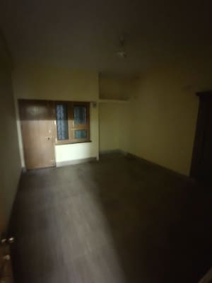 Room in 2 BHK Apartment at Nehru Enclave, Gomti Nagar – for Rent
