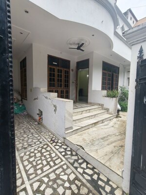 Balcony in 2.5 BHK Independent House at Gomti Nagar – for Rent