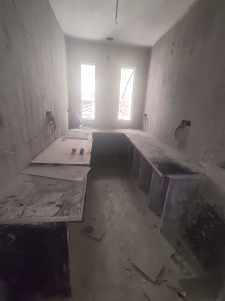 Kitchen, paschim vihar 3 Bedroom 100 Sq.Yd. Builder Floor In Paschim Vihar Delhi 10612846