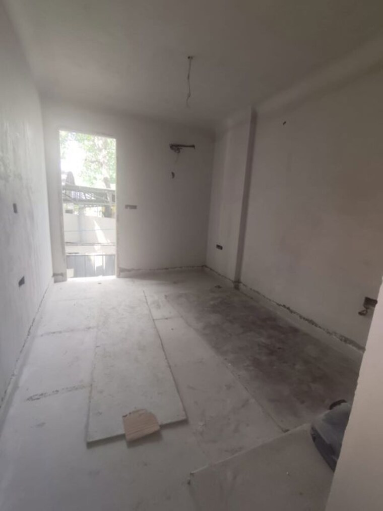 Room, paschim vihar 3 Bedroom 100 Sq.Yd. Builder Floor In Paschim Vihar Delhi 10612846