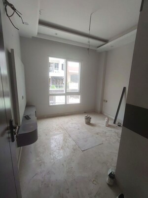 Room in 3 BHK Builder Floor at Paschim Vihar – for Sale