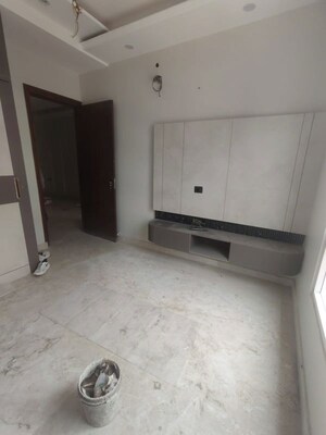 Room in 3 BHK Builder Floor at Paschim Vihar – for Sale
