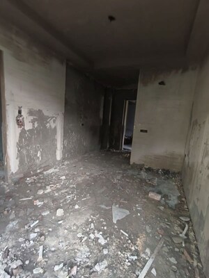 Parking in 3 BHK Builder Floor at Paschim Vihar – for Sale