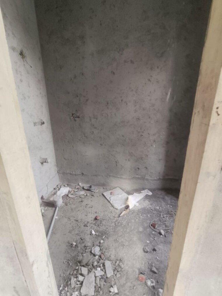 Bathroom, paschim vihar 3 Bedroom 200 Sq.Yd. Builder Floor In Paschim Vihar Delhi 10607352