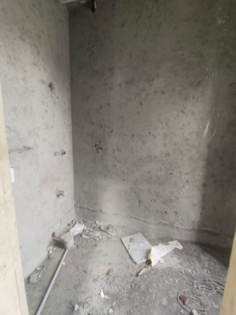 Bathroom, paschim vihar 3 Bedroom 200 Sq.Yd. Builder Floor In Paschim Vihar Delhi 10607352