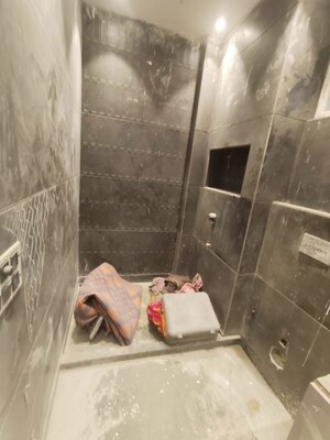 Furnished Amenities in 4 BHK Builder Floor at Paschim Vihar – for Sale