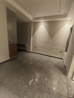 Room in 4 BHK Builder Floor at Paschim Vihar – for Sale