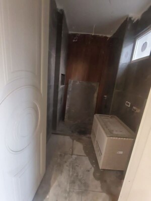 Furnished Amenities in 4 BHK Builder Floor at Paschim Vihar – for Sale