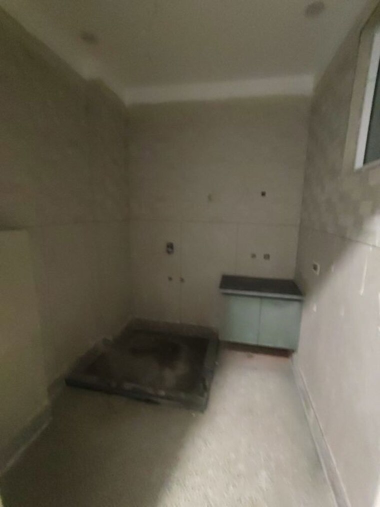 Bathroom, paschim vihar 3 Bedroom 200 Sq.Yd. Builder Floor In Paschim Vihar Delhi 10607215