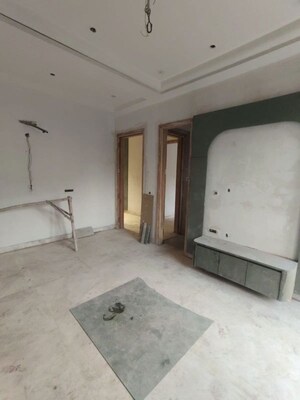 Room in 3 BHK Builder Floor at Paschim Vihar – for Sale