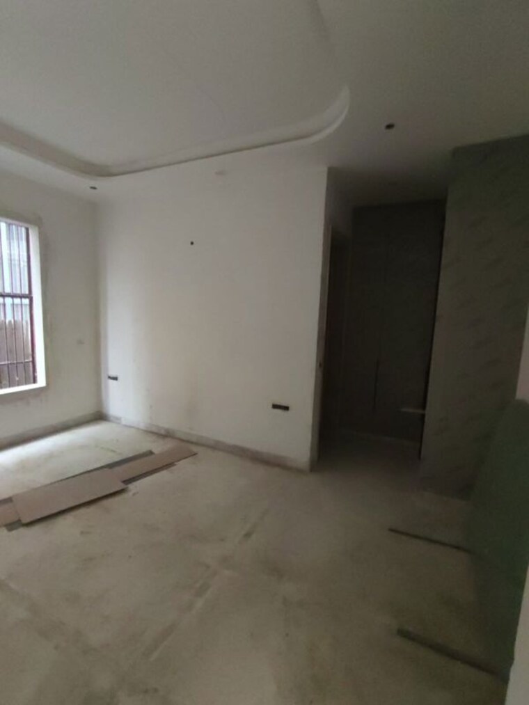 Room, paschim vihar 3 Bedroom 200 Sq.Yd. Builder Floor In Paschim Vihar Delhi 10607215