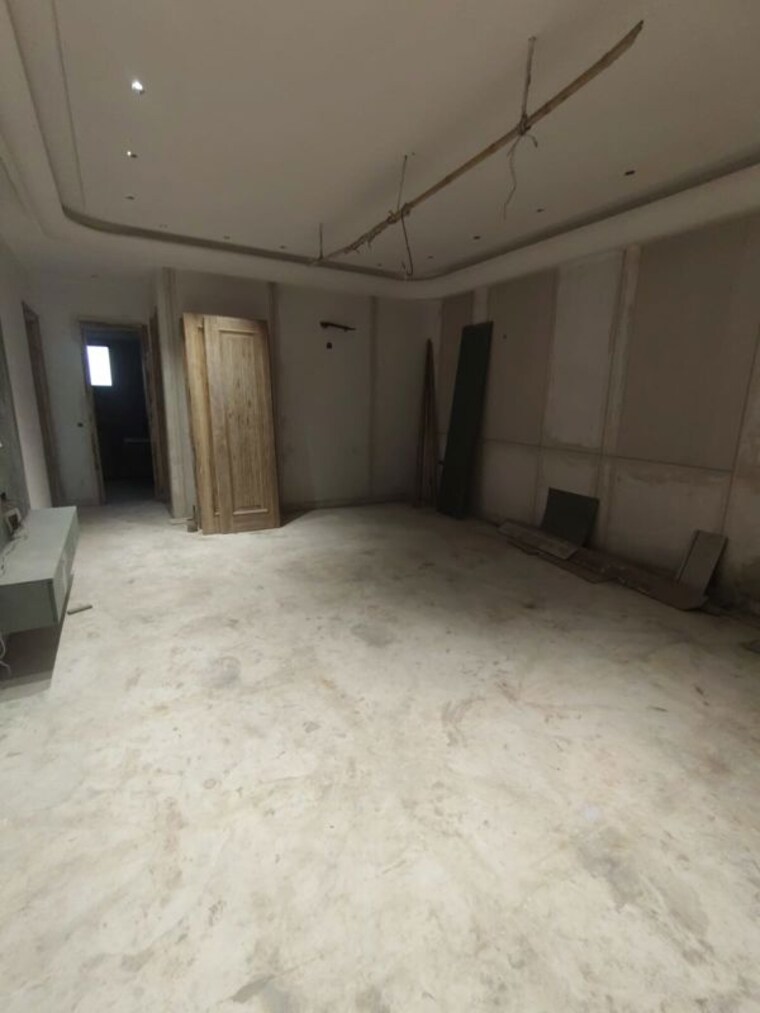 Room, paschim vihar 3 Bedroom 200 Sq.Yd. Builder Floor In Paschim Vihar Delhi 10607215