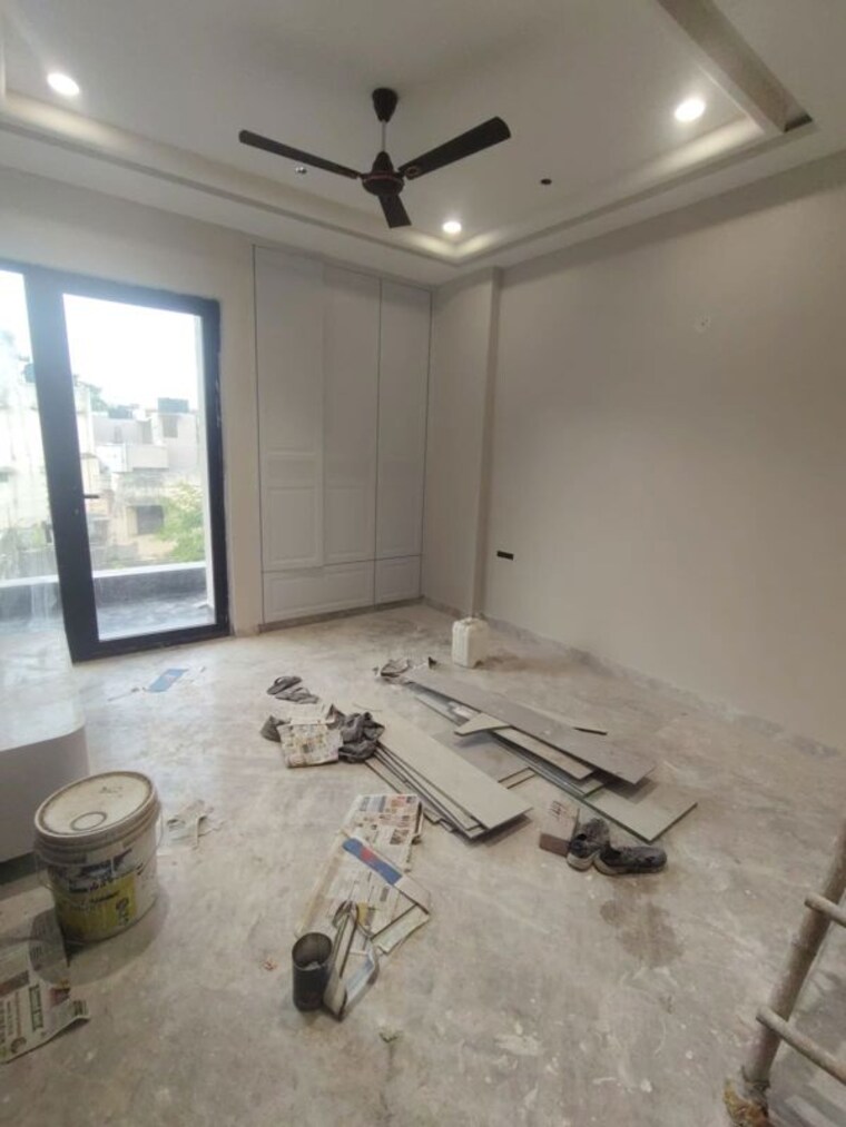 Bedroom, paschim vihar 3 Bedroom 200 Sq.Yd. Builder Floor In Paschim Vihar Delhi 10607215