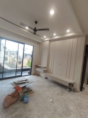 Room in 3 BHK Builder Floor at Paschim Vihar – for Sale
