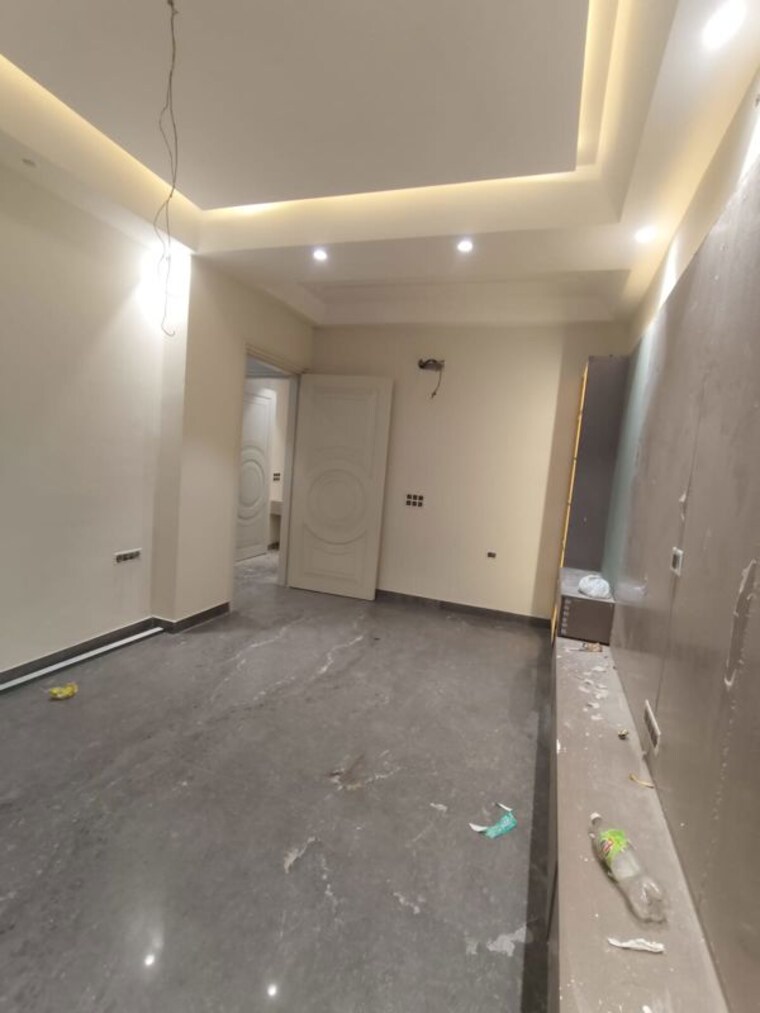 undefined, paschim vihar 4 Bedroom 300 Sq.Yd. Builder Floor In Paschim Vihar Delhi 10607144