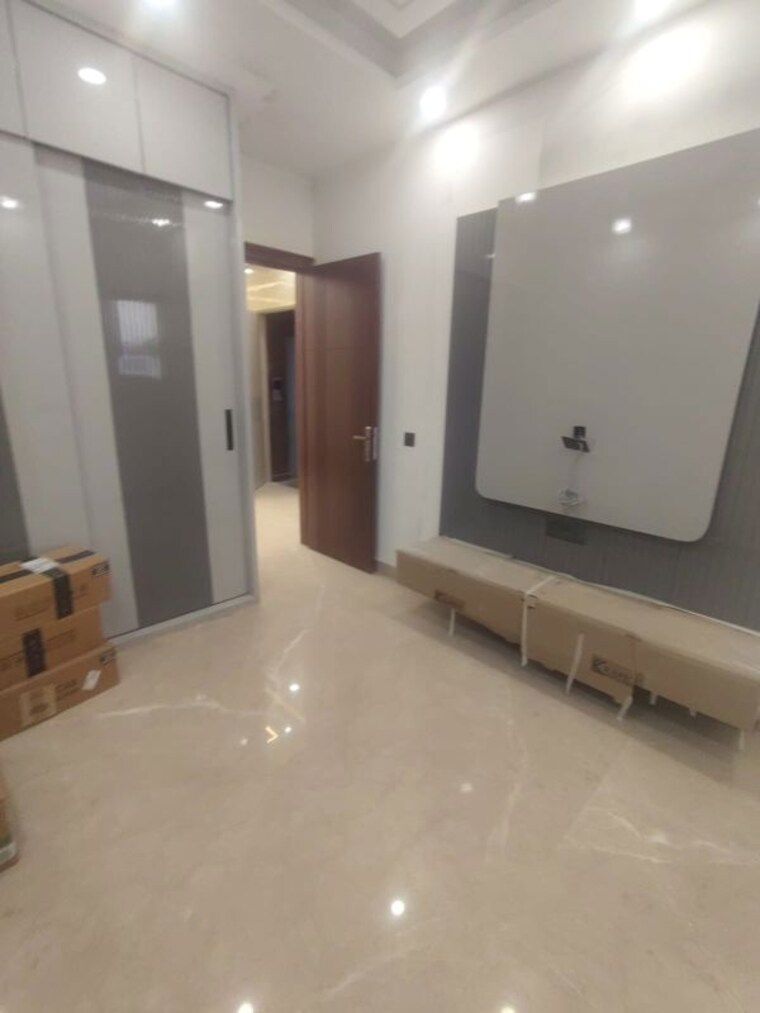 Room, paschim vihar 3 Bedroom 150 Sq.Yd. Builder Floor In Paschim Vihar Delhi 10606931