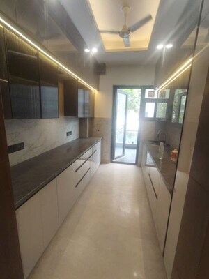 Building Lobby in 3 BHK Builder Floor at Paschim Vihar – for Sale