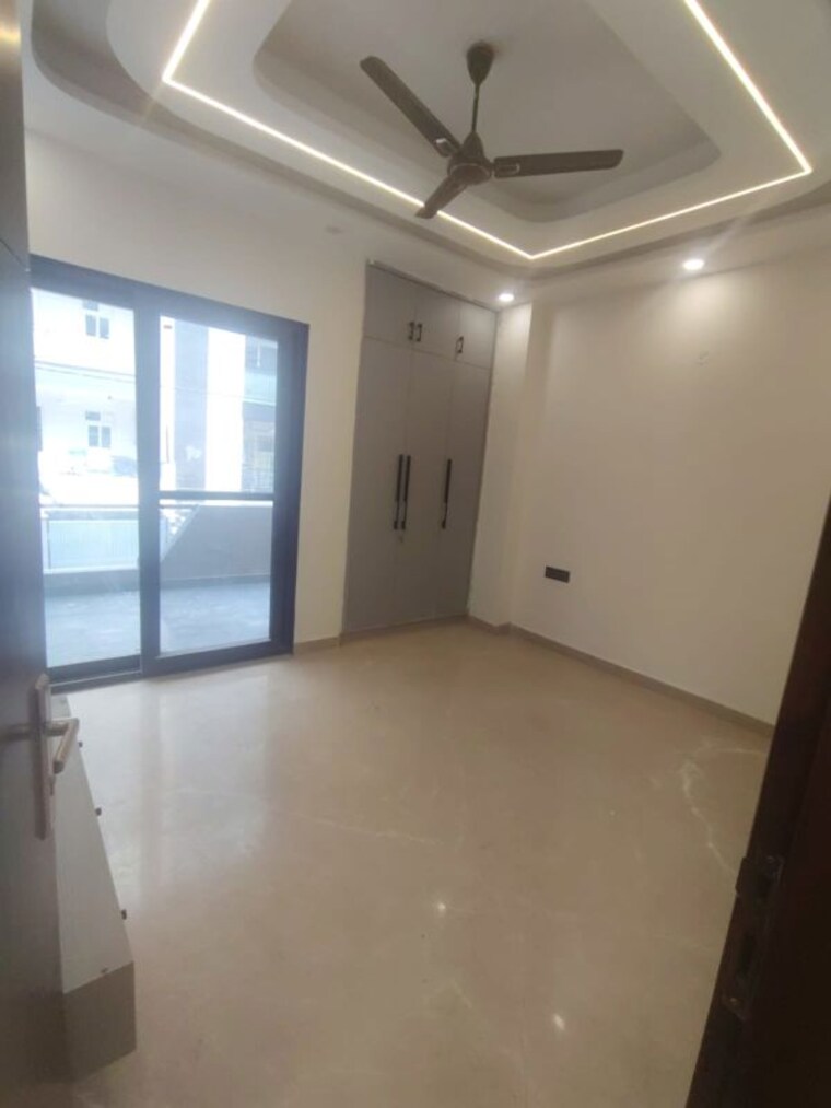 Room, paschim vihar 3 Bedroom 150 Sq.Yd. Builder Floor In Paschim Vihar Delhi 10606931