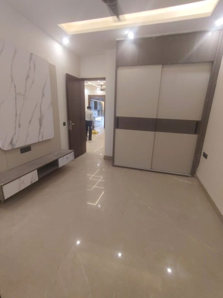 Room, paschim vihar 3 Bedroom 150 Sq.Yd. Builder Floor In Paschim Vihar Delhi 10606931
