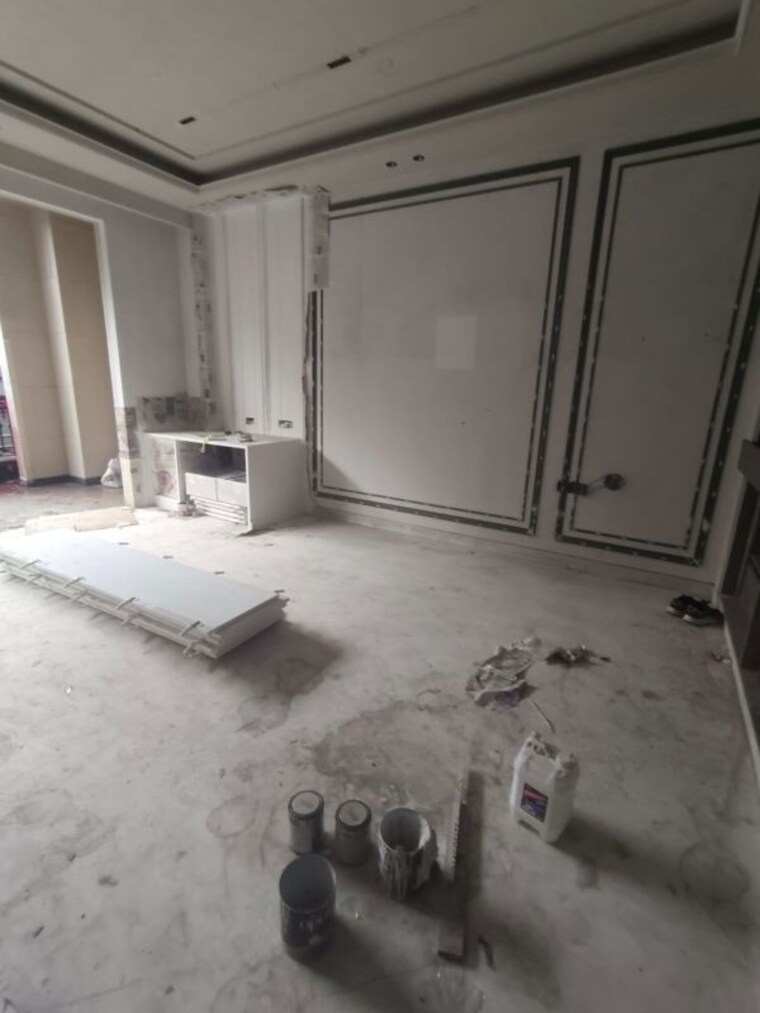 Room, paschim vihar 4 Bedroom 300 Sq.Yd. Builder Floor In Paschim Vihar Delhi 10590318