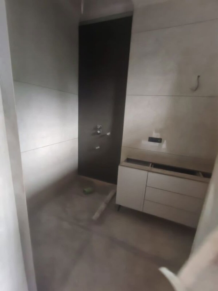 Bathroom, paschim vihar 4 Bedroom 300 Sq.Yd. Builder Floor In Paschim Vihar Delhi 10590318