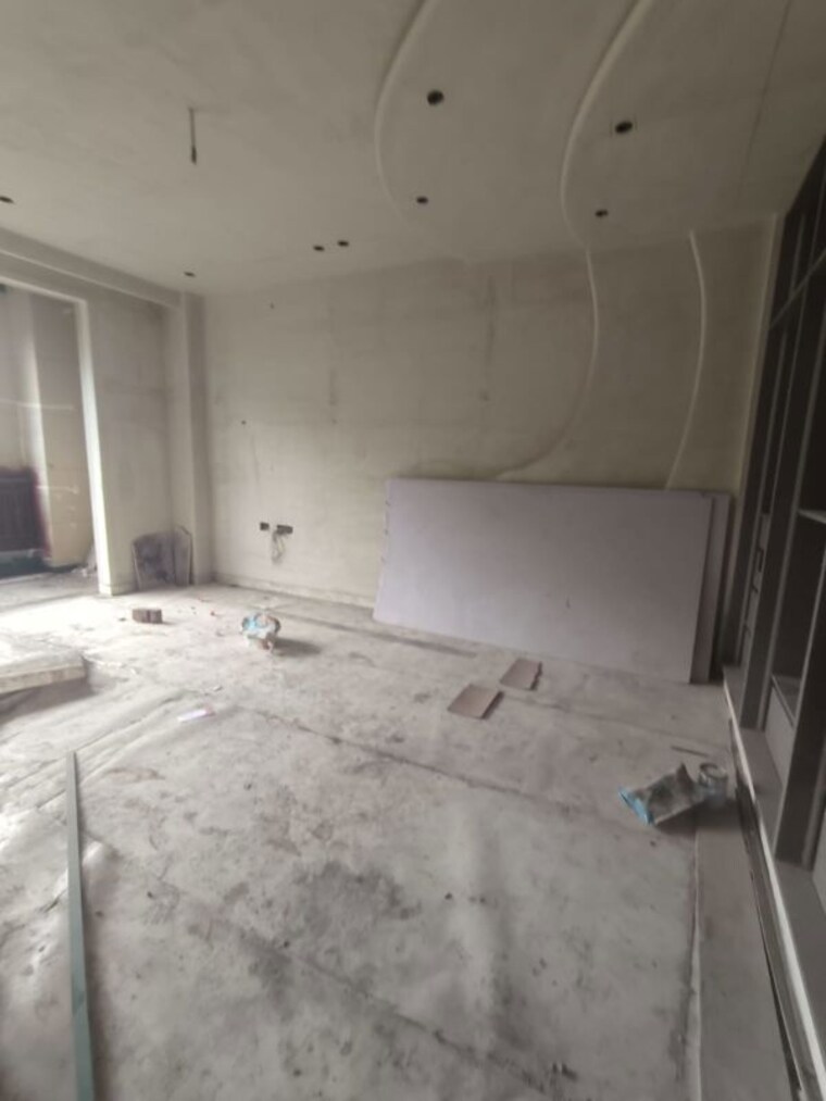 Bathroom, paschim vihar 4 Bedroom 300 Sq.Yd. Builder Floor In Paschim Vihar Delhi 10590318