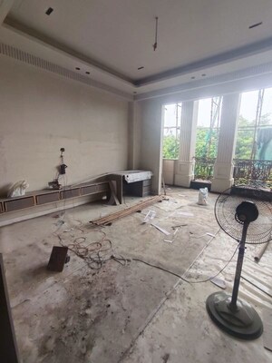 Parking in 4 BHK Builder Floor at Paschim Vihar – for Sale