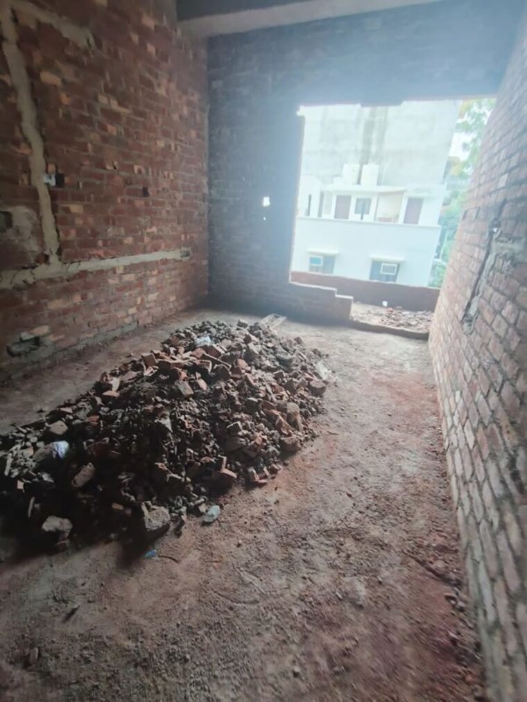  Parking, paschim vihar 4 Bedroom 250 Sq.Yd. Builder Floor In Paschim Vihar Delhi 10589220
