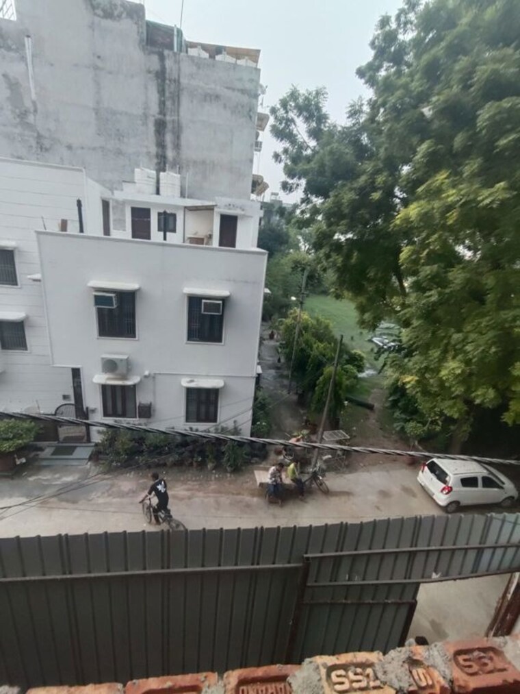 Exterior View, paschim vihar 4 Bedroom 250 Sq.Yd. Builder Floor In Paschim Vihar Delhi 10589220