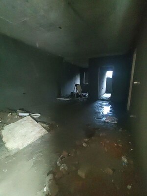 Parking in 4 BHK Builder Floor at Paschim Vihar – for Sale