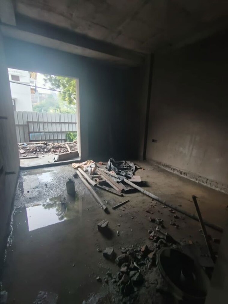 Room, paschim vihar 4 Bedroom 250 Sq.Yd. Builder Floor In Paschim Vihar Delhi 10589220