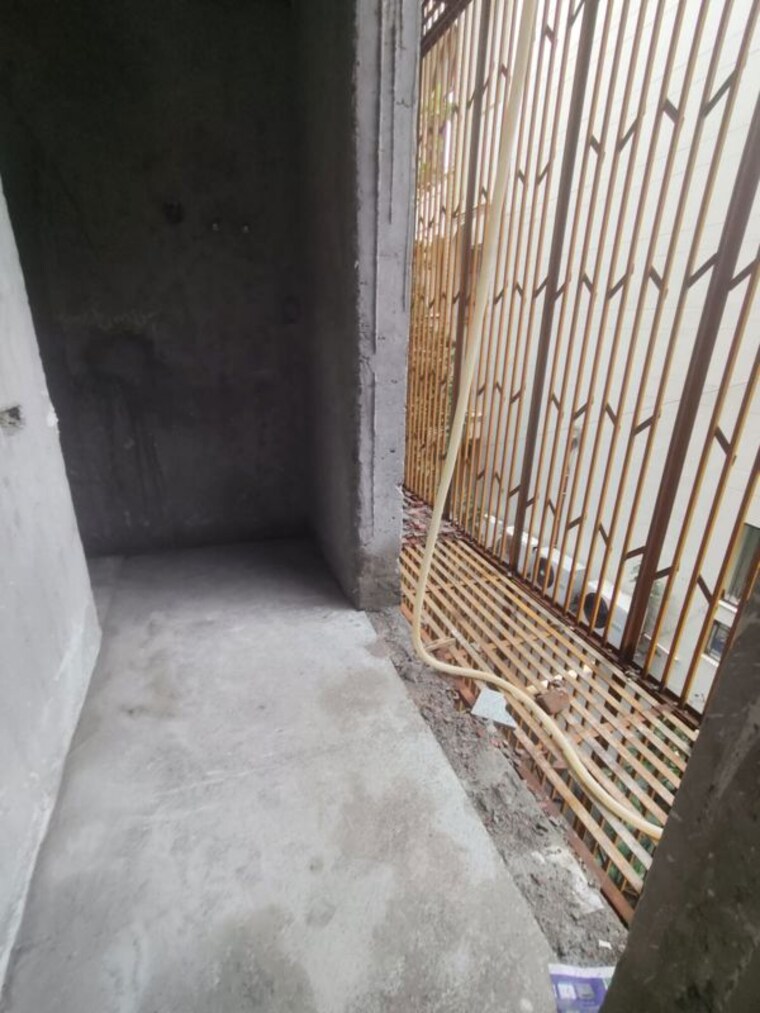 Balcony, paschim vihar 3 Bedroom 200 Sq.Yd. Builder Floor In Paschim Vihar Delhi 10589171