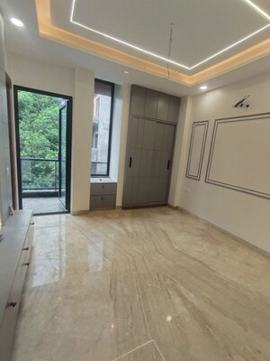 Room in 3 BHK Builder Floor at Paschim Vihar – for Sale
