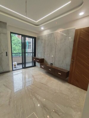 Room in 3 BHK Builder Floor at Paschim Vihar – for Sale