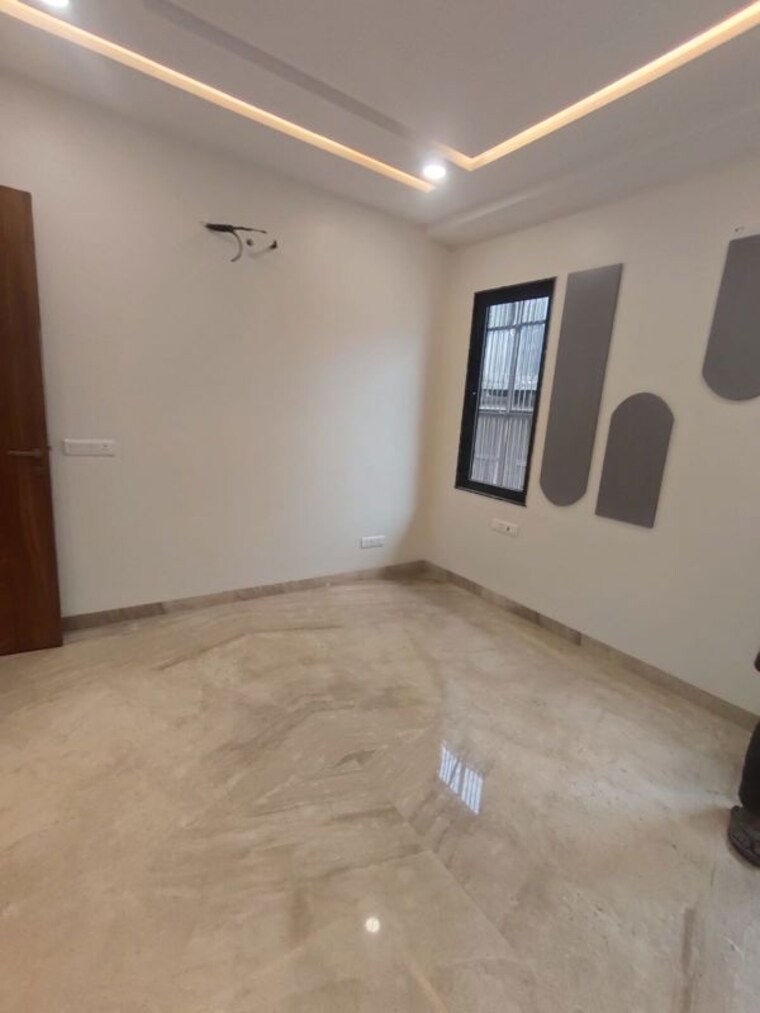Room, paschim vihar 3 Bedroom 200 Sq.Yd. Builder Floor In Paschim Vihar Delhi 10607374