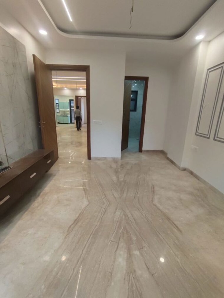Room, paschim vihar 3 Bedroom 200 Sq.Yd. Builder Floor In Paschim Vihar Delhi 10607374
