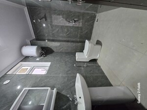 Team Area in 3 BHK Apartment at Chattarpur – for Rent