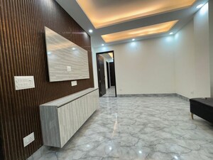 Room in 1 BHK Builder Floor at Chattarpur – for Rent
