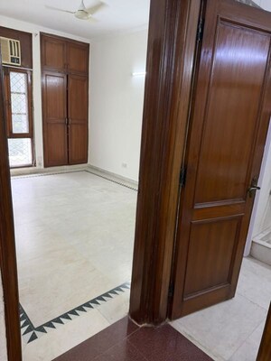 Room in 3 BHK Builder Floor at Pamposh Enclave – for Rent