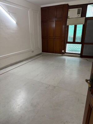 Room in 3 BHK Builder Floor at Pamposh Enclave – for Rent