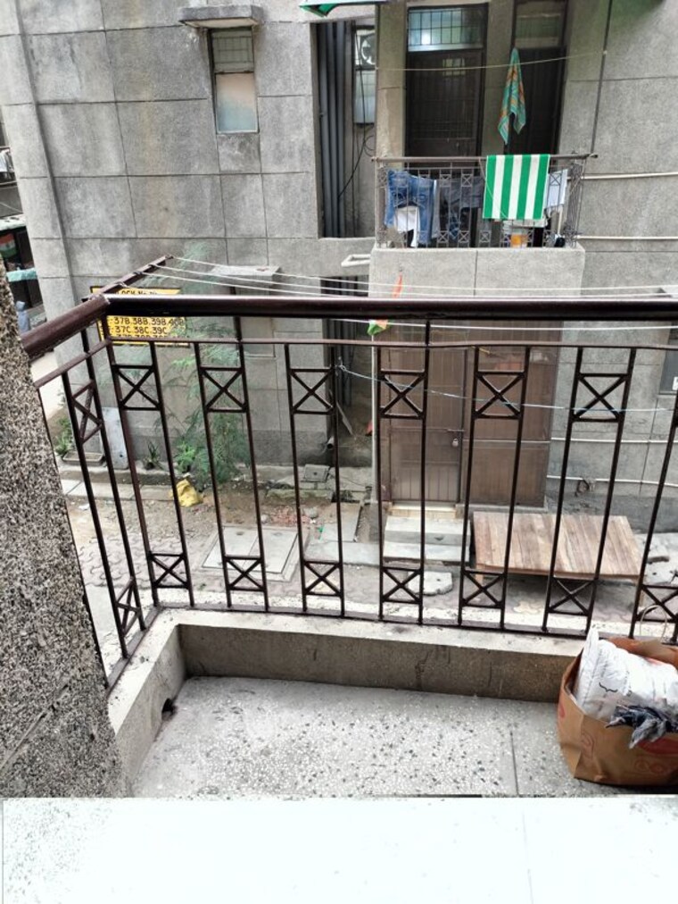 Balcony, mahadev-apartments-noida 1 RK 350 Sq.Ft. Apartment In Sector 73 Noida 10616952