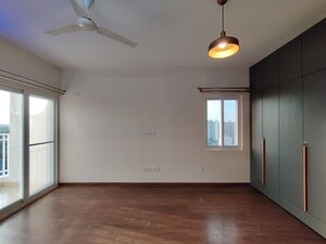 Room in 2.5 BHK Apartment at Shriram Luxor, Hennur Road – for Rent