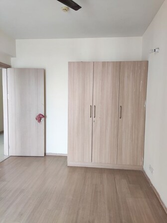 3.5 BHK + Servant Room 1950 Sq.Ft. Apartment in DLF Express Greens