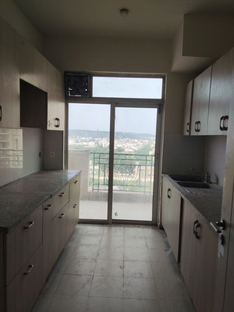 Kitchen, dlf-express-greens 3.5 Bedroom 1950 Sq.Ft. Apartment In Manesar Sector 1a Gurgaon 10616986
