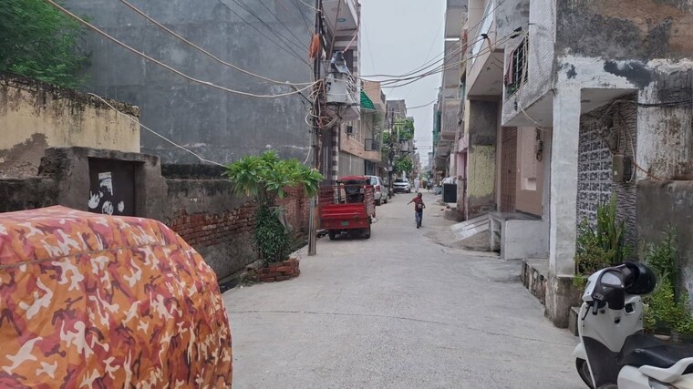 Nearby, deenpur  1260 Sq.Ft. Plot In Deenpur Delhi 10611504