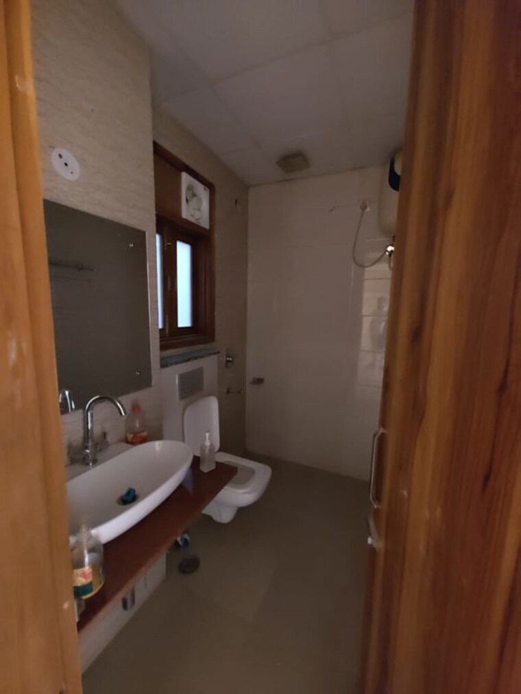 Bathroom, sector 57 3 Bedroom 2700 Sq.Ft. Builder Floor In Sector 57 Gurgaon 10617001